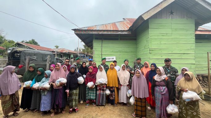 Serbuan Teritorial: Yonif TP 855/RD Hadir di Desa Bada Uken