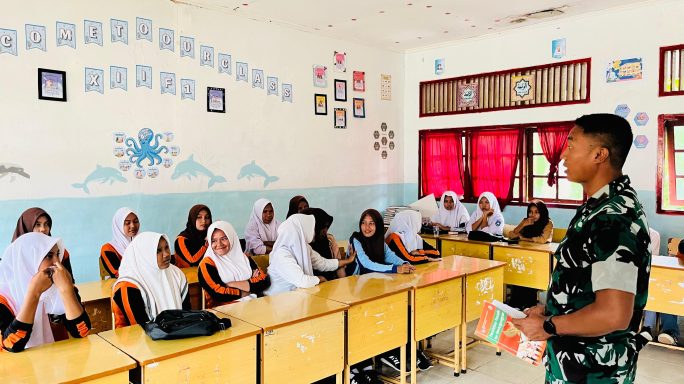 GENERASI MUDA CINTA NKRI, YONIF TP 857/GG BERIKAN WAWASAN KEBANGSAAN KEPADA SISWA/I SMA N 1 GEUMPANG.