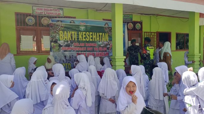 Meriahkan HUT ke-80 Posramil Lawe Sumur Gelar Bhakti Kesehatan di Sekolah MIN 3