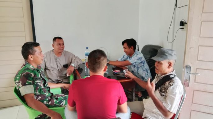 Babinsa Koramil 01/Kuala Simpang Aktif Komsos Bersama Elemen Masyarakat