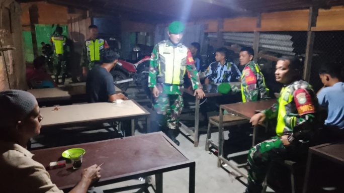 Babinsa Posramil Leuser Gelar Patroli Pos Kamling Bersama Komduk dan Warga