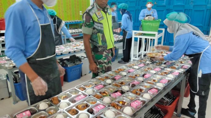 Kawal Pelaksanaan Program MBG, Babinsa Cek Dapur dan Pendistribusian ke Sekolah-sekolah
