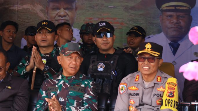 Dansatgas Yonif 112/DJ Hadiri dan Pimpin Pengamanan Syukuran HUT Ke-29 Kabupaten Puncak Jaya