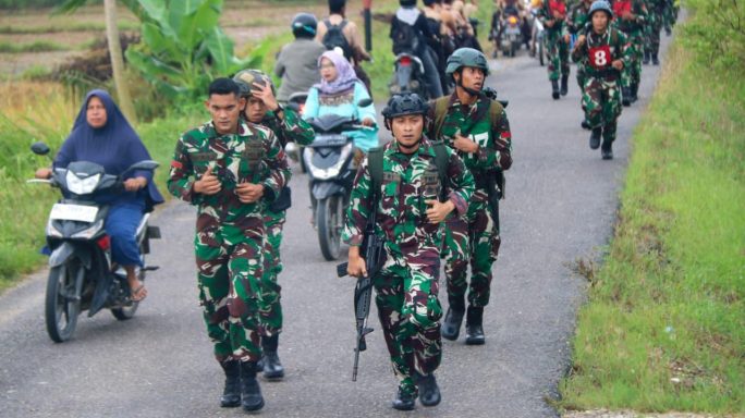 Tingkatkan Kemampuan, Yonif 111/Karma Bhakti Gelar Lintas Medan Antar Kompi