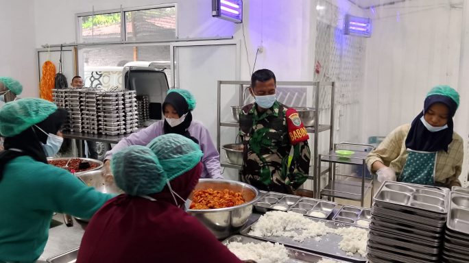 Babinsa Tualang Baro Melakukan Peninjauan Dapur MBG