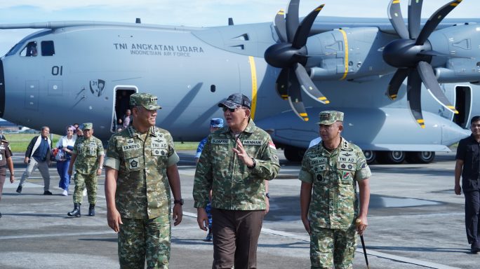 Pangdam IM Sambut Kedatangan Menhan RI di Lanud SIM