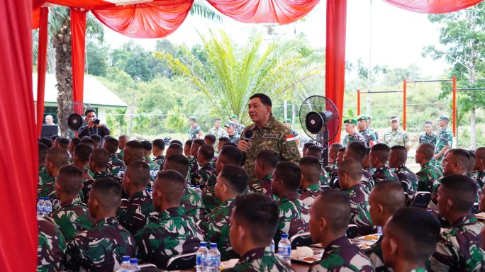 Kunjungi Yonif TP 857/GG, Menhan RI beri motivasi kepada Prajurit.