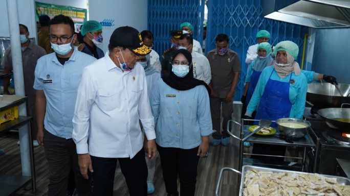 Pangdam IM Dampingi Menkopolkam RI Tinjau Dapur SPPG Kodam IM di Banda Aceh