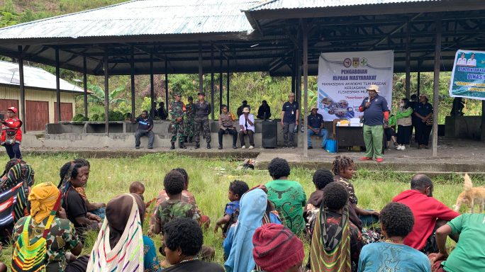 Pengabdian Kepada Masyarakat, Satgas Yonif 112/DJ Dampingi Puskesmas Layani Kesehatan