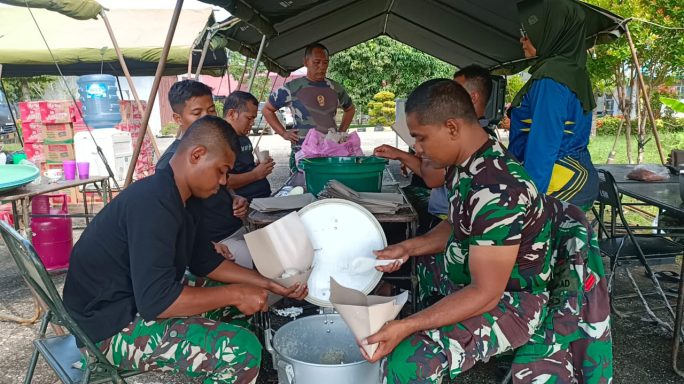 Bekangdam Iskandar muda didirikan dapur umum untuk korban Banjir Aceh”