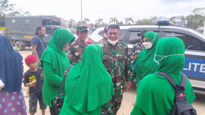 Dandim 0117/Aceh Tamiang Beserta Forkopimda Dampingi Danrem 011/LW Tinjau Posko Induk Bencana Banjir Aceh Tamiang