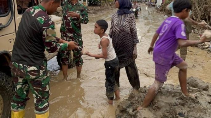 Dapur umum Kodam IM Cot Manyang, Pidie Jaya distribusikan makan bagi korban banjir