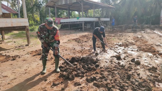 Gotong Royong Babinsa dan Masyarakat Pulihkan Dayah Babul Huda