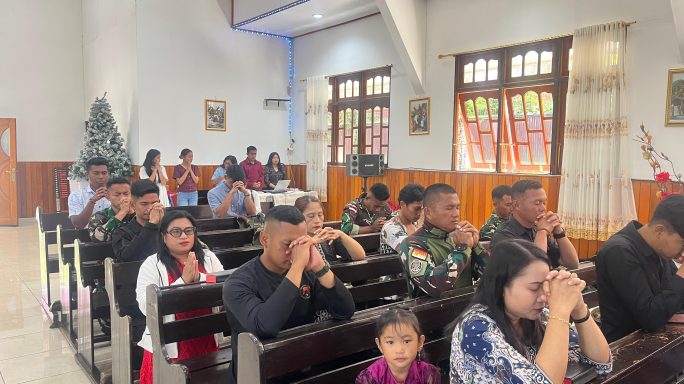 Ibadah Bersama Warga Mulia, Satgas Yonif 112/DJ Pererat Persaudaraan