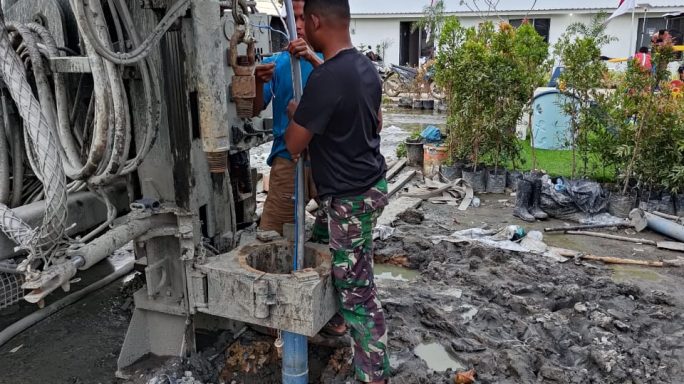 Krisis Air Bersih Pasca Banjir Bandang, TNI AD Bangun Sumur Bor di Aceh