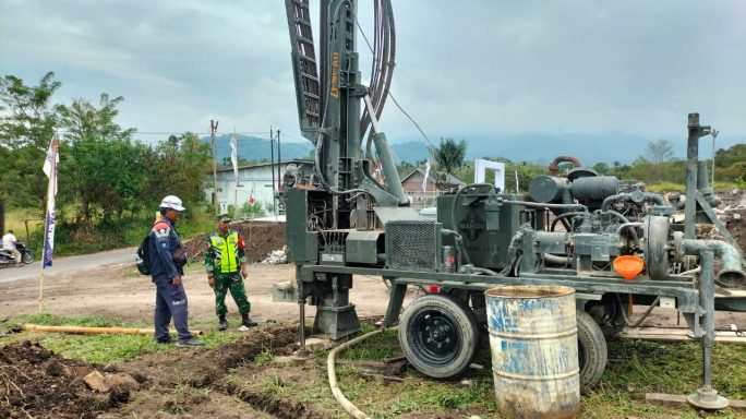 TNI Hadirkan Mesin Bor Portabel, Percepatan Pembangunan Sumur Bor Di Huntara