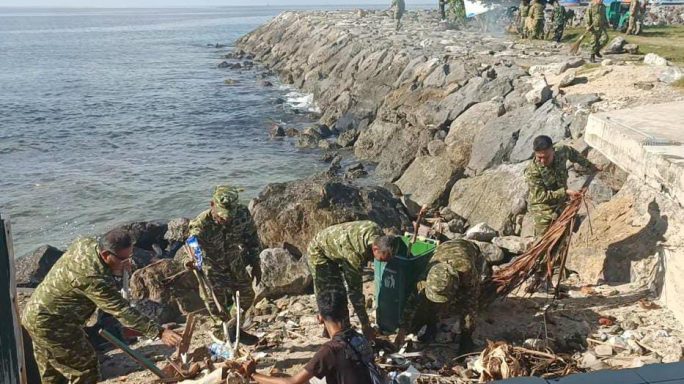 Sikapi Arahan Presiden Prabowo Subianto, Kodim 0107/Asel Bersama Pemda dan Masyarakat Gelar Jumat Bersih di RTH Tapaktuan