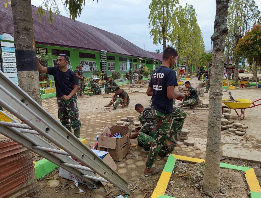 TNI Renovasi SD Negeri 1 Tualang Cut Pascabanjir Bandang