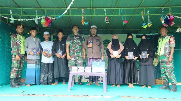 Kodim 0108/Agara Salurkan Bantuan Sajadah, Alquran ke Masjid dan Pesantren Terdampak Bencana