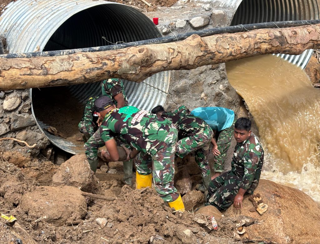 Satgas Gulbencal Yonzipur 5/ABW Kebut Pembangunan Jembatan Aramco di Mesidah Bener Meriah