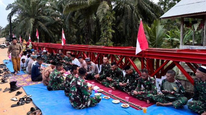 Jelang Lebaran, TNI AD Rampungkan Pembangunan Jembatan Bailey Ds. Blang Gleum, Kec. Julok, Aceh Timur”