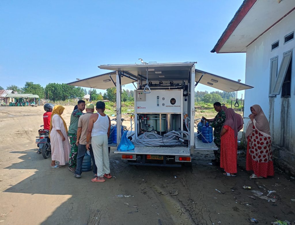 Kodim 0102/Pidie Suplai Air Bersih untuk Warga Pidie Jaya di Suasana Lebaran