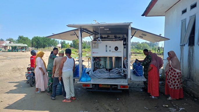 Kodim 0102/Pidie Suplai Air Bersih untuk Warga Pidie Jaya di Suasana Lebaran