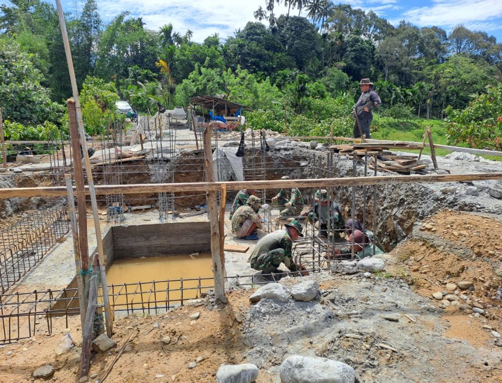 TNI dan Warga Bersinergi Pulihkan Akses Vital dengan membangun Jembatan Gantung di Aceh Tenggara