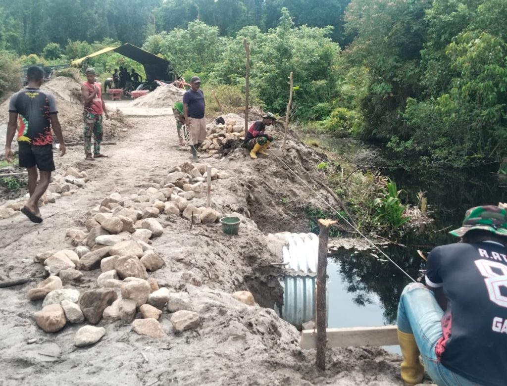 Satgas TNI AD Percepat Pembangunan Jembatan di Wilayah Terpencil Aceh Selatan, Dorong Konektivitas dan Pertumbuhan Ekonomi
