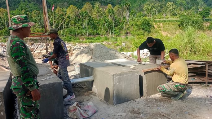 Dandim 0108/Agara Tinjau dan Kawal Pengecoran Pondasi Jembatan Gantung Perintis