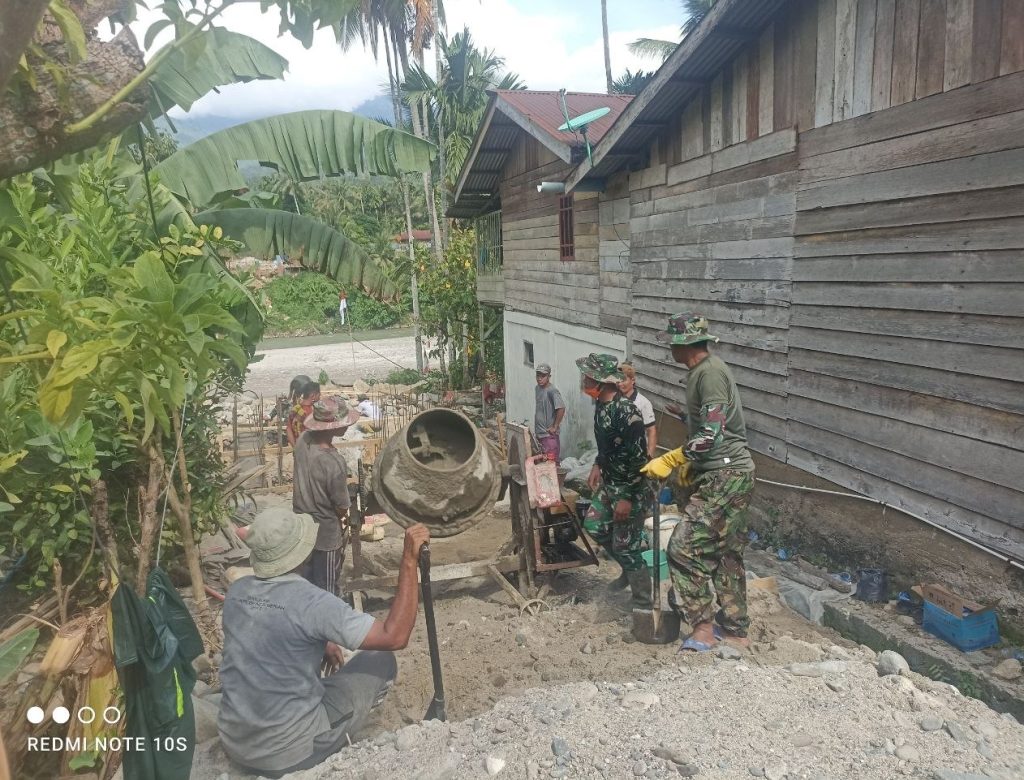 Kodim 0118/Agara Angkut Material Pembangunan Jembatan Gantung Perintis di Desa Kati Maju Aceh Tenggara