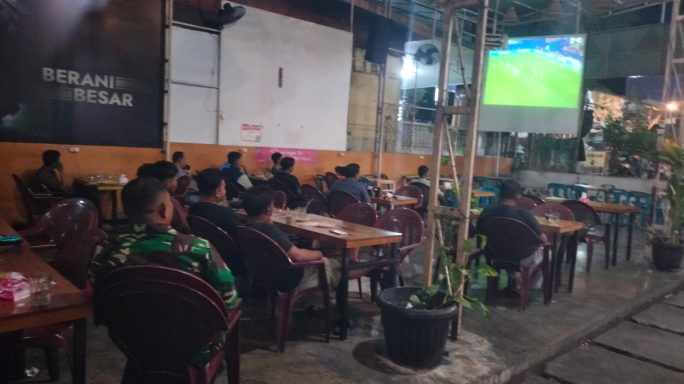 KODIM 0112/SABANG GELAR NOBAR BOLA GEMBIRA PIALA DUNIA 2026, WARGA DAN TURIS PADATI LOKASI NOBAR