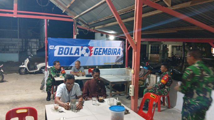 Kodim 0101/KBA Gelar Nobar Bola Gembira Bersama Warga