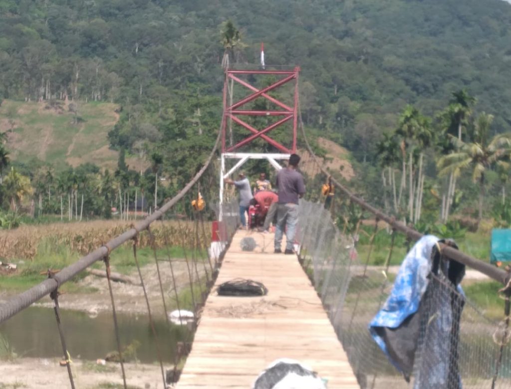Kodim 0108 dan Warga terus Percepat Pembangunan Jembatan Gantung Perintis di Kumbang Jaya Aceh Tenggara