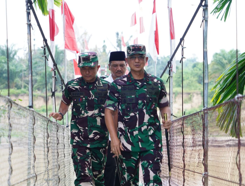 Pangdam IM Resmikan Jembatan Perintis Garuda di Aceh Tamiang.