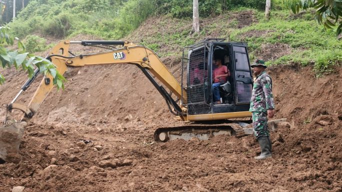 Kodim 0108/Agara Mulai lakukan Penggalian Pondasi Jembatan Gantung di Lawe Sekerah Aceh Tenggara