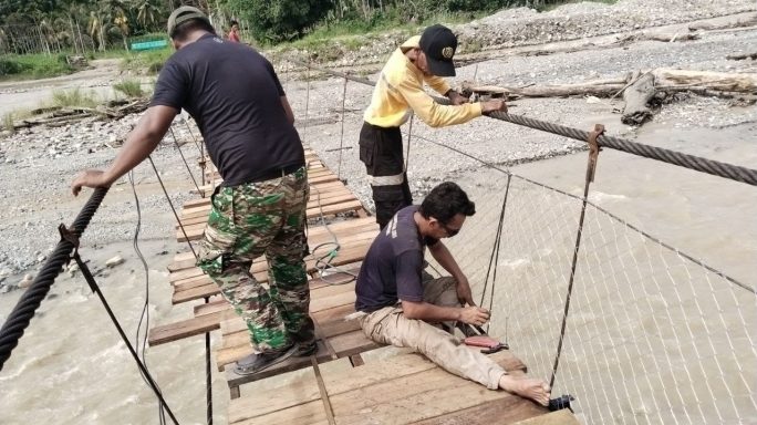 Kodim 0108/Agara dan Warga Gotong Royong Percepat Pembangunan Jembatan Perintis, di sejumlah wilayah Kab. Aceh Tenggara